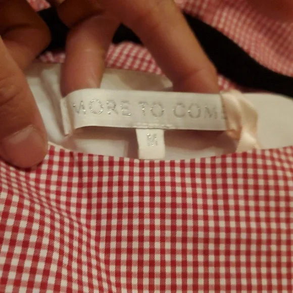 MORE TO COME SIZE MEDIUM Red Sleeveless Women's Top - Picture 9 of 11